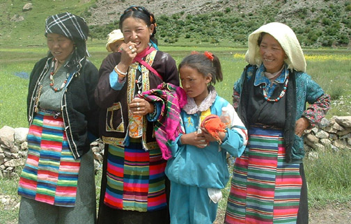 tibet-women on road.jpg